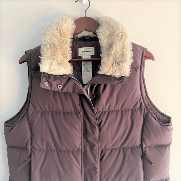 L.L. Bean Goose Down Filled Puffer Vest Removable Faux Fur Collar Size L - Picture 2 of 13